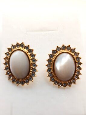 Vintage Style Oval Cabochon Rhinestone Paddle Back Gold Colour Earrings